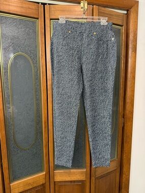 Black & White Textured Ankle Pants, Michael Kors Like new